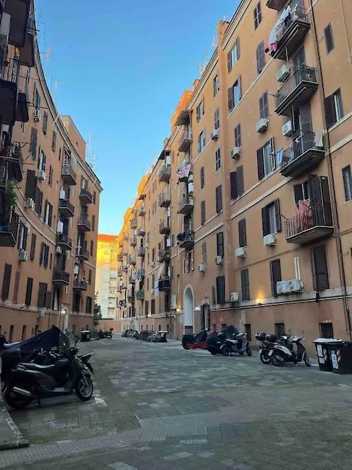 Casa Frugalis - Elegant House Near The City Center Apartment Rome Italy